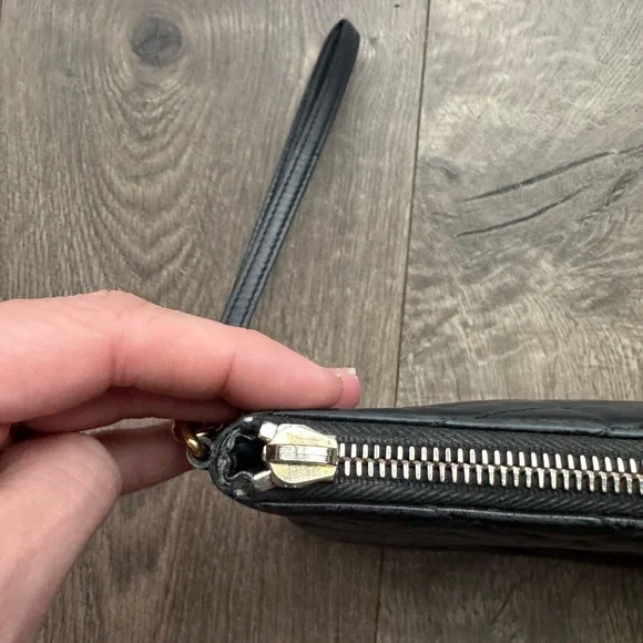 YSL CASSANDRE MATELASSÉ A5 Wristlet Pouch - Picture 3 of 11